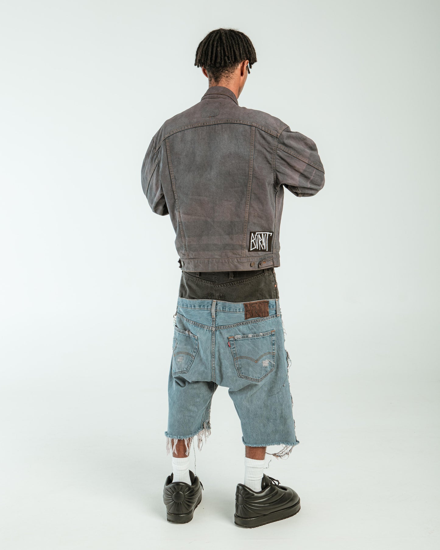 DOUBLE WAIST DISTRESSED “BLACK WASH” JORTS