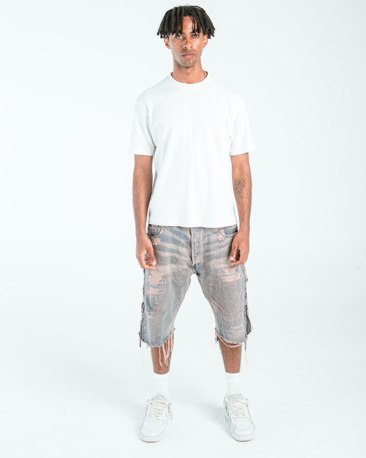 “SUNSHINE” DISTRESSED FADED JORTS