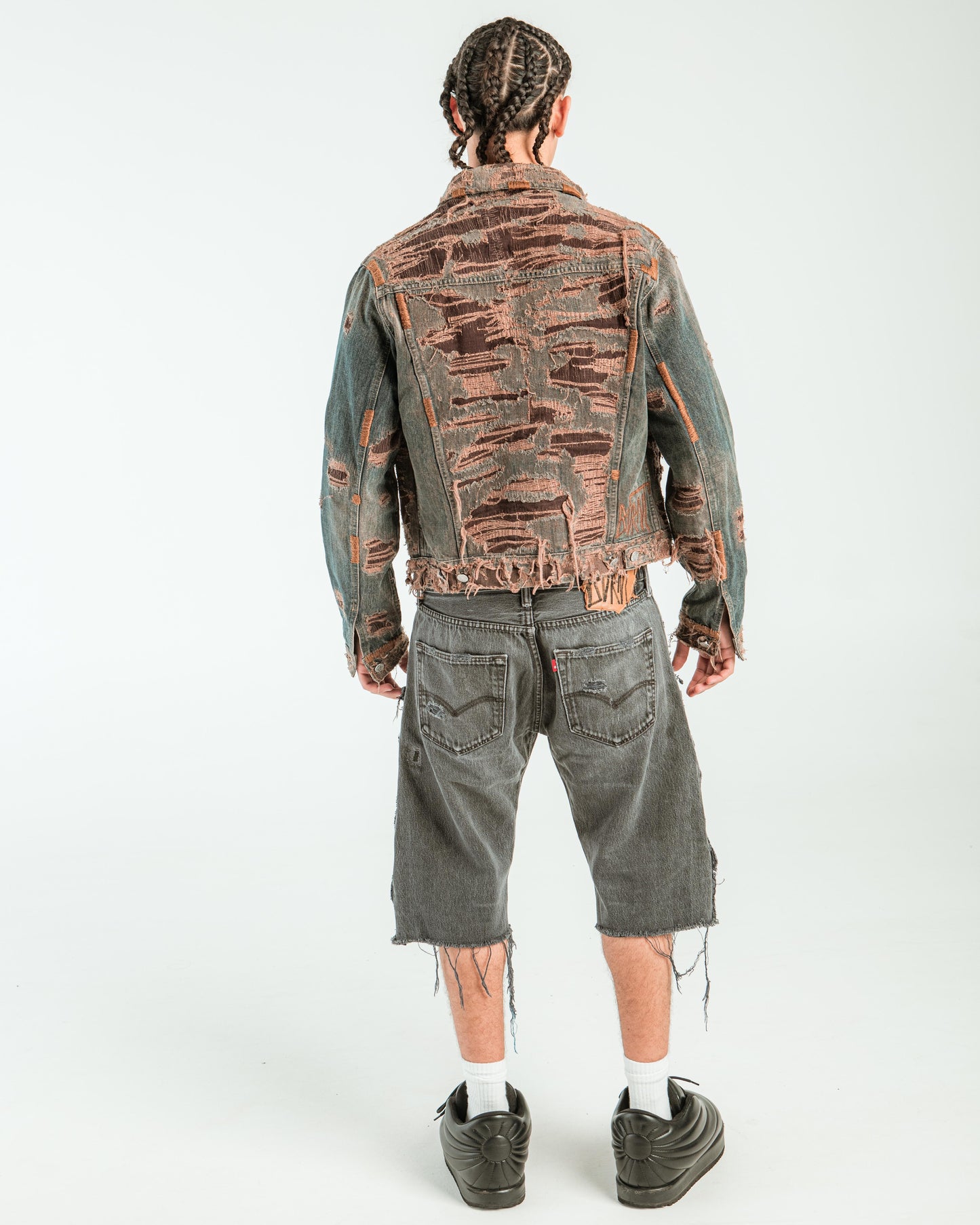 “WASHED BLACK” DISTRESSED JORTS