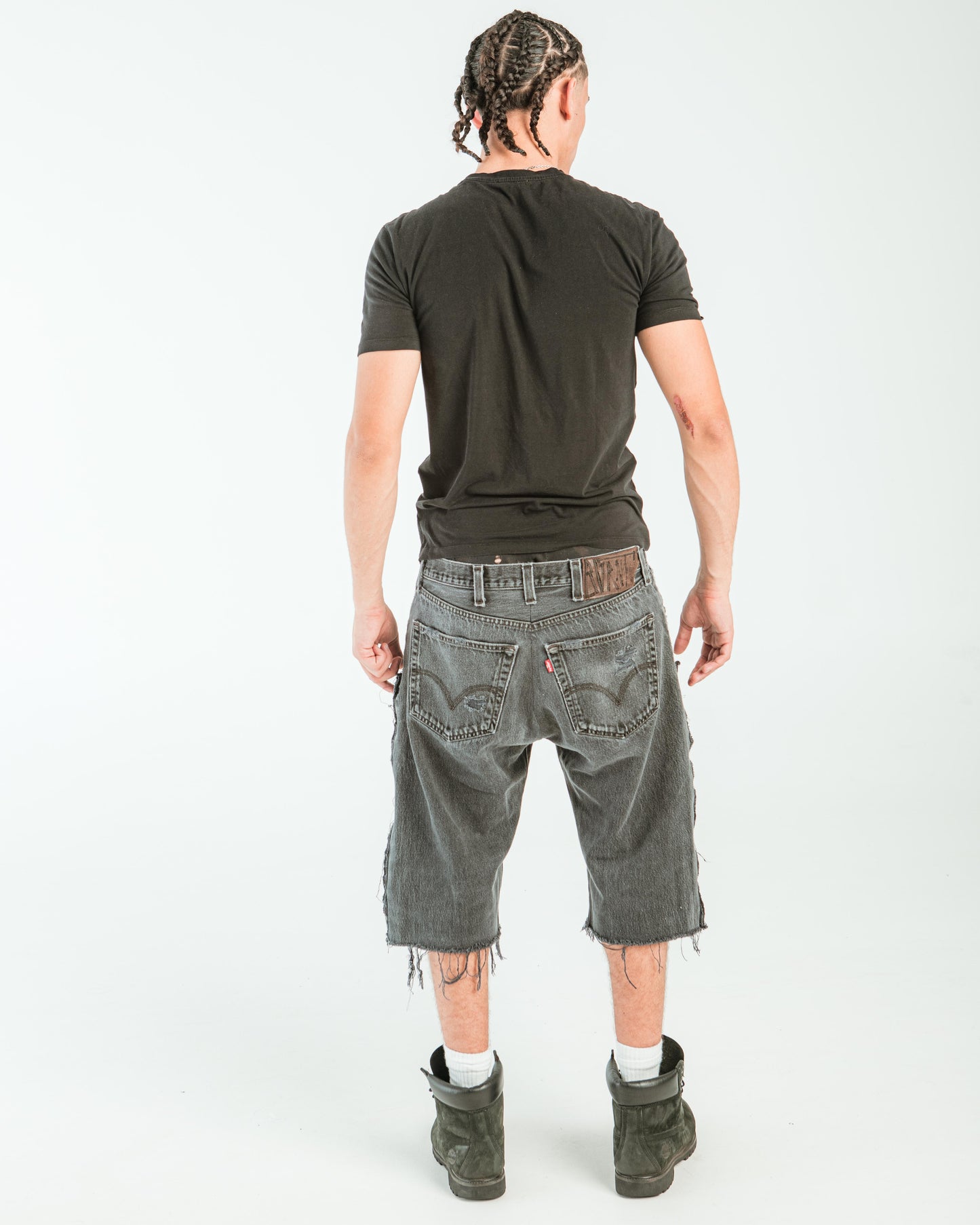 “BLACK WASHED” JORTS