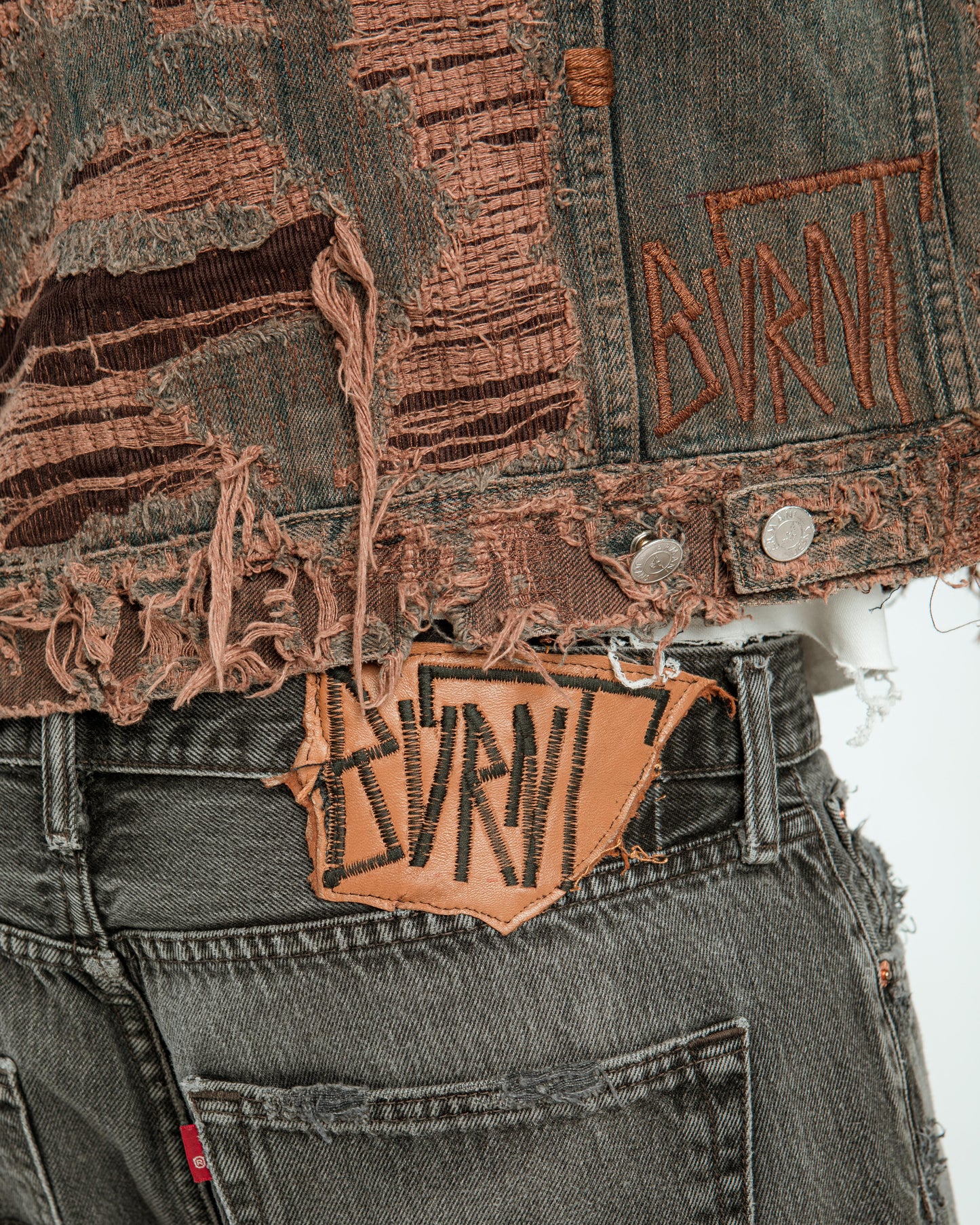 “WASHED BLACK” DISTRESSED JORTS
