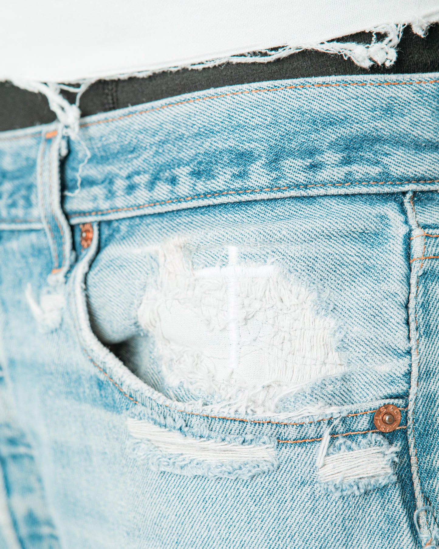 “LIGHT BLUE WASHED” DISTRESSED JORTS
