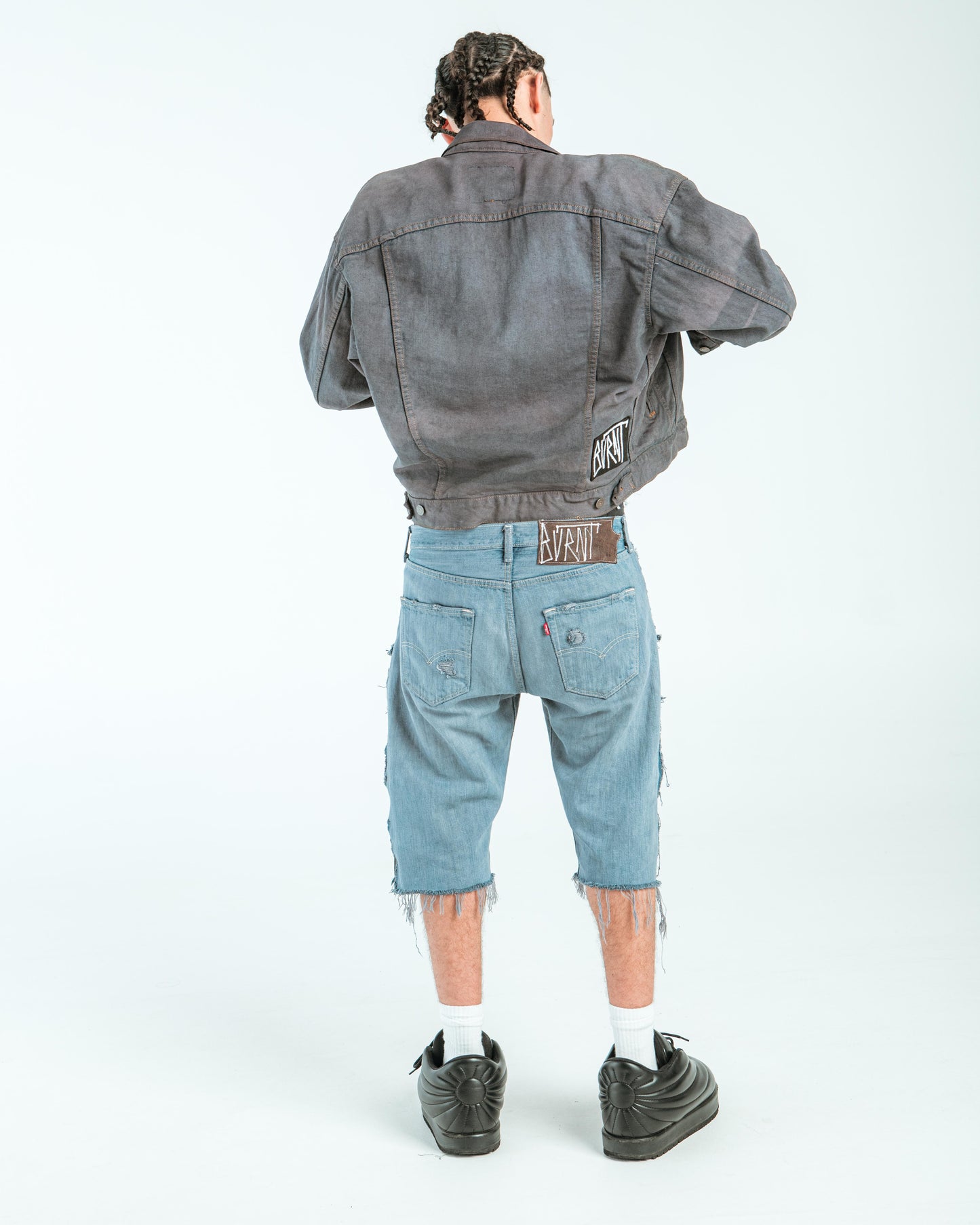 “GREY WASHED” DISTRESSED JORTS