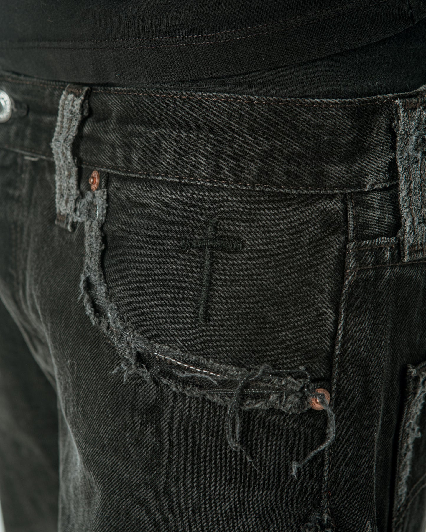 “ORANGE IS BLACK” DISTRESSED JORTS