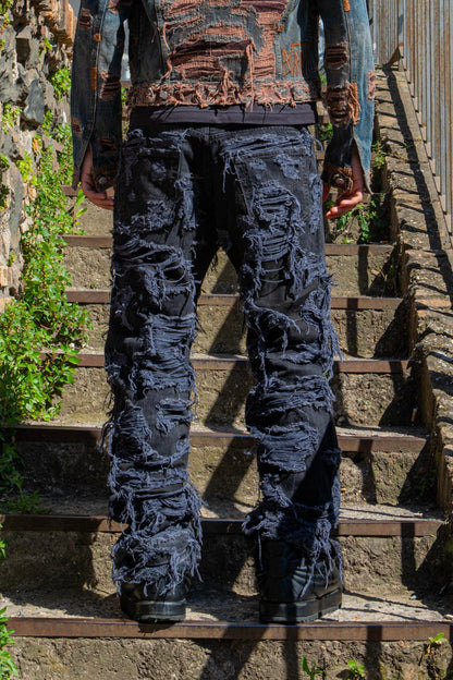 "BLACK HOLE" DISTRESSED JEANS