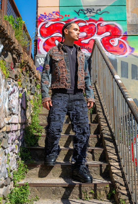 "BLACK HOLE" DISTRESSED JEANS
