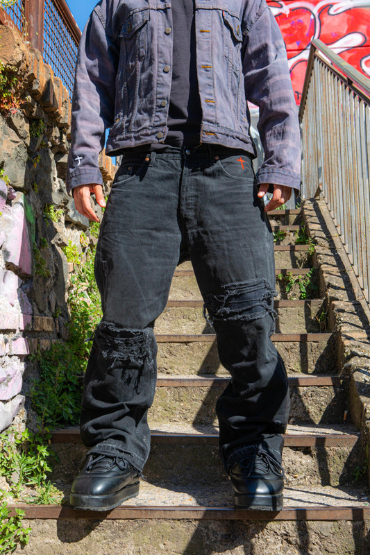 “NERO CREMISI” DISTRESSED BAGGY JEANS