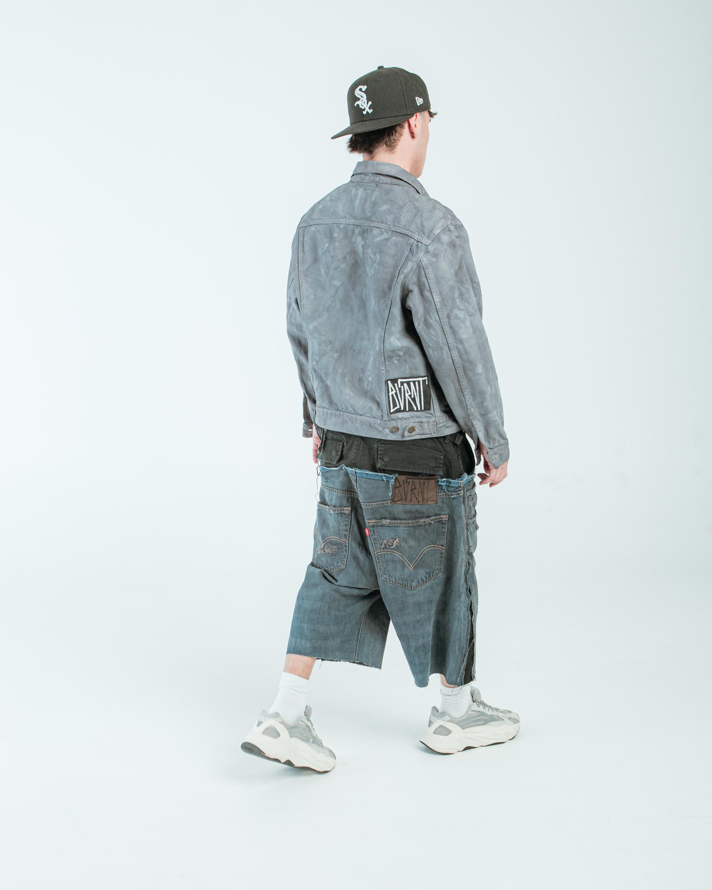 CARGO DOUBLE WAIST DISTRESSED “BLACK WASH” JORTS
